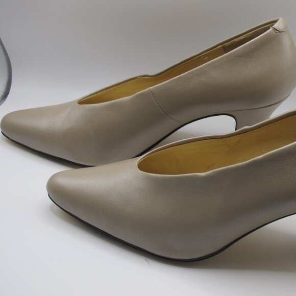 Linea Roma Taupe Heel in 8.5N - Picture 1 of 10